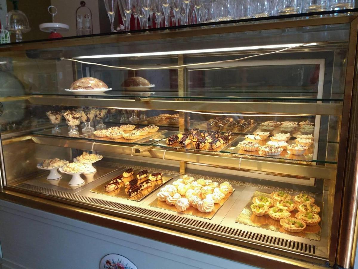 Tatin - Hotel & Cafe In Mtsʼkhetʼa エクステリア 写真