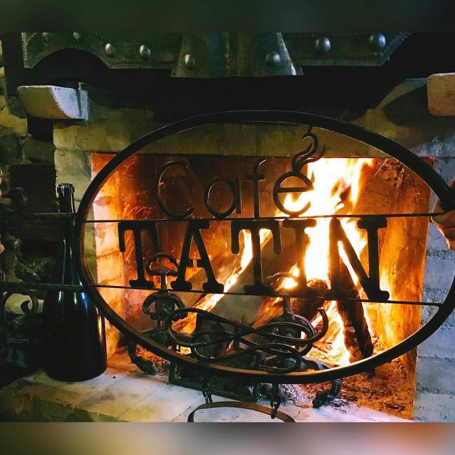 Tatin - Hotel & Cafe In Mtsʼkhetʼa エクステリア 写真