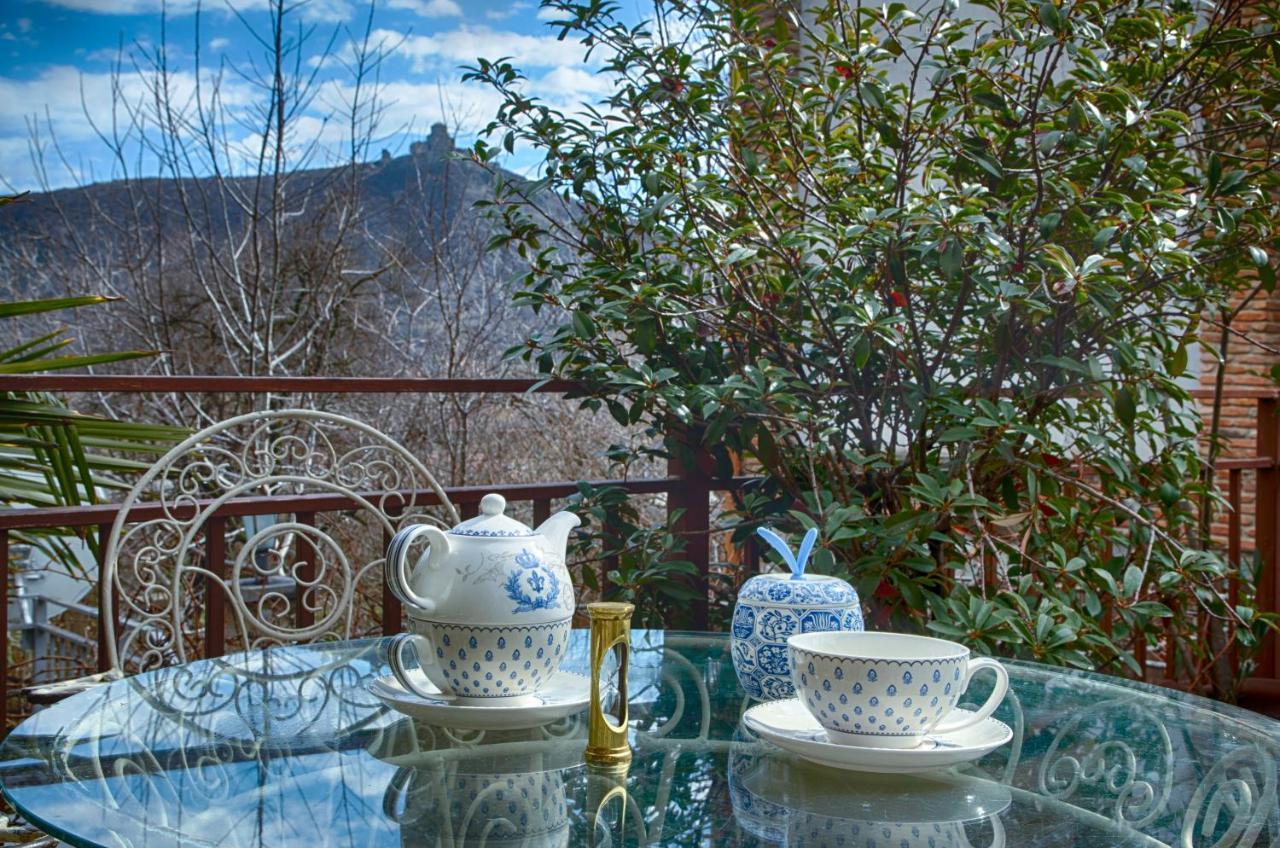 Tatin - Hotel & Cafe In Mtsʼkhetʼa エクステリア 写真