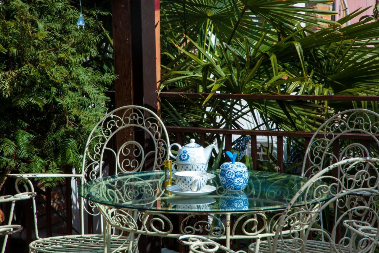 Tatin - Hotel & Cafe In Mtsʼkhetʼa エクステリア 写真
